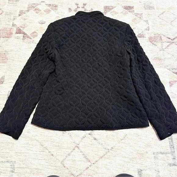 Black quilted button-up light weight  jacket size small - Picture 9 of 9